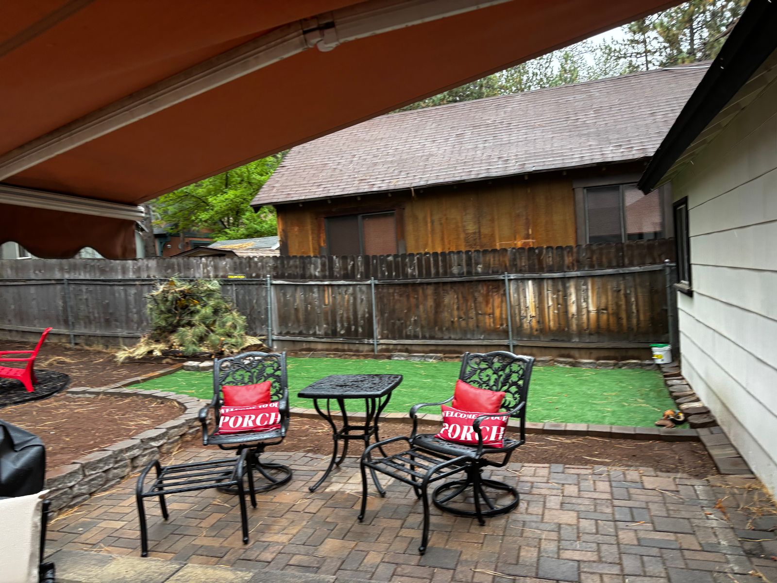 Location Location Location! Less than 1 MILE from Bear Mountain Resort, Pet Friendly — Back Yard 12 of 12