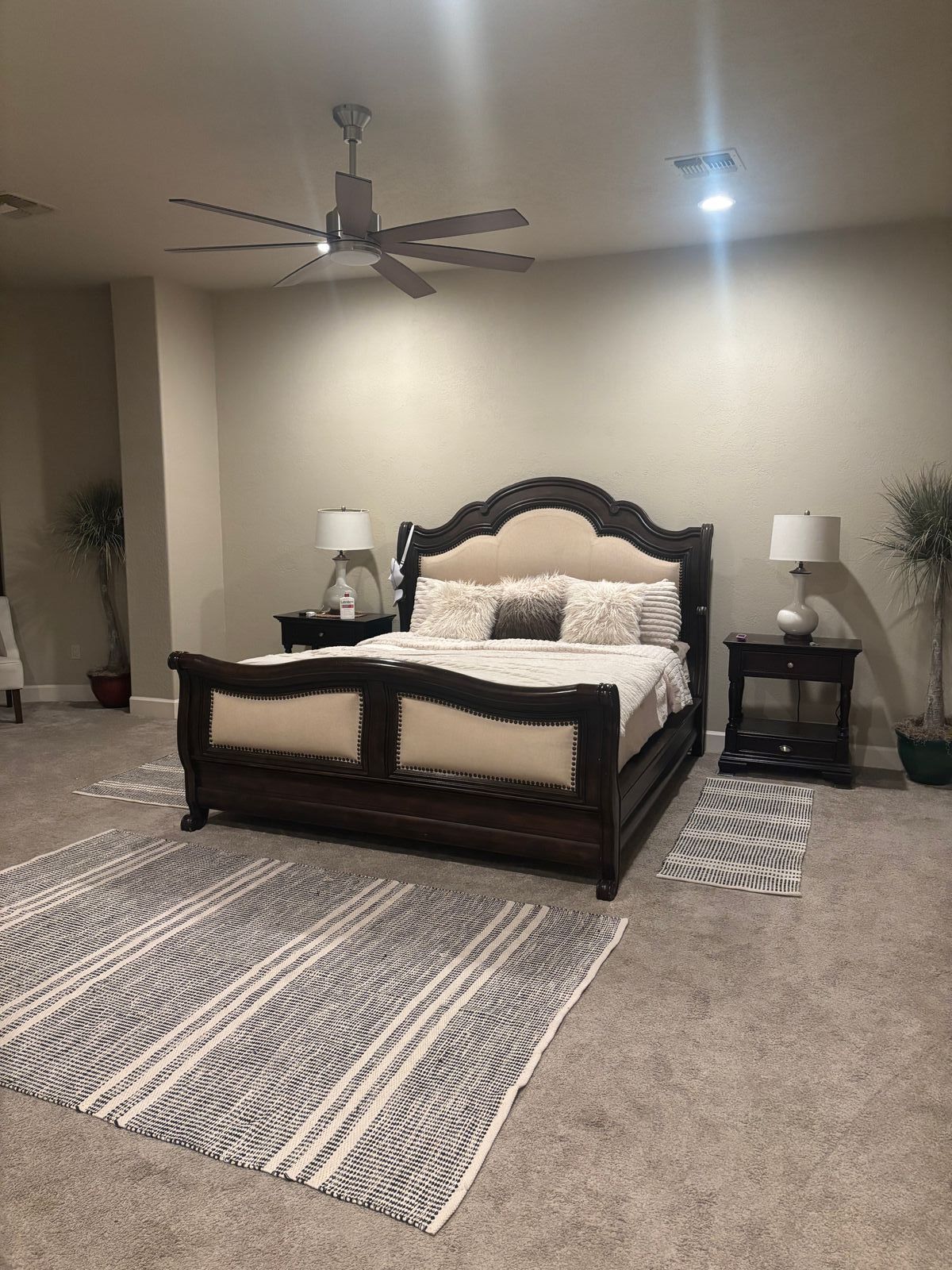 River View villa on the parker strip — Bedroom 5 of 64