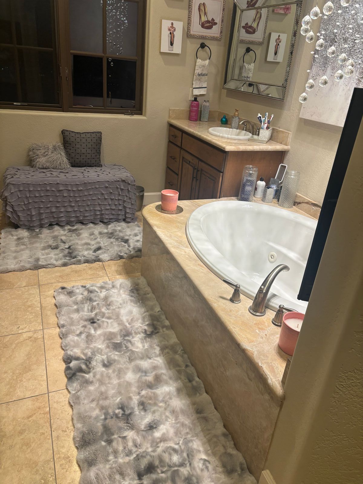 River View villa on the parker strip — Bathroom 7 of 64