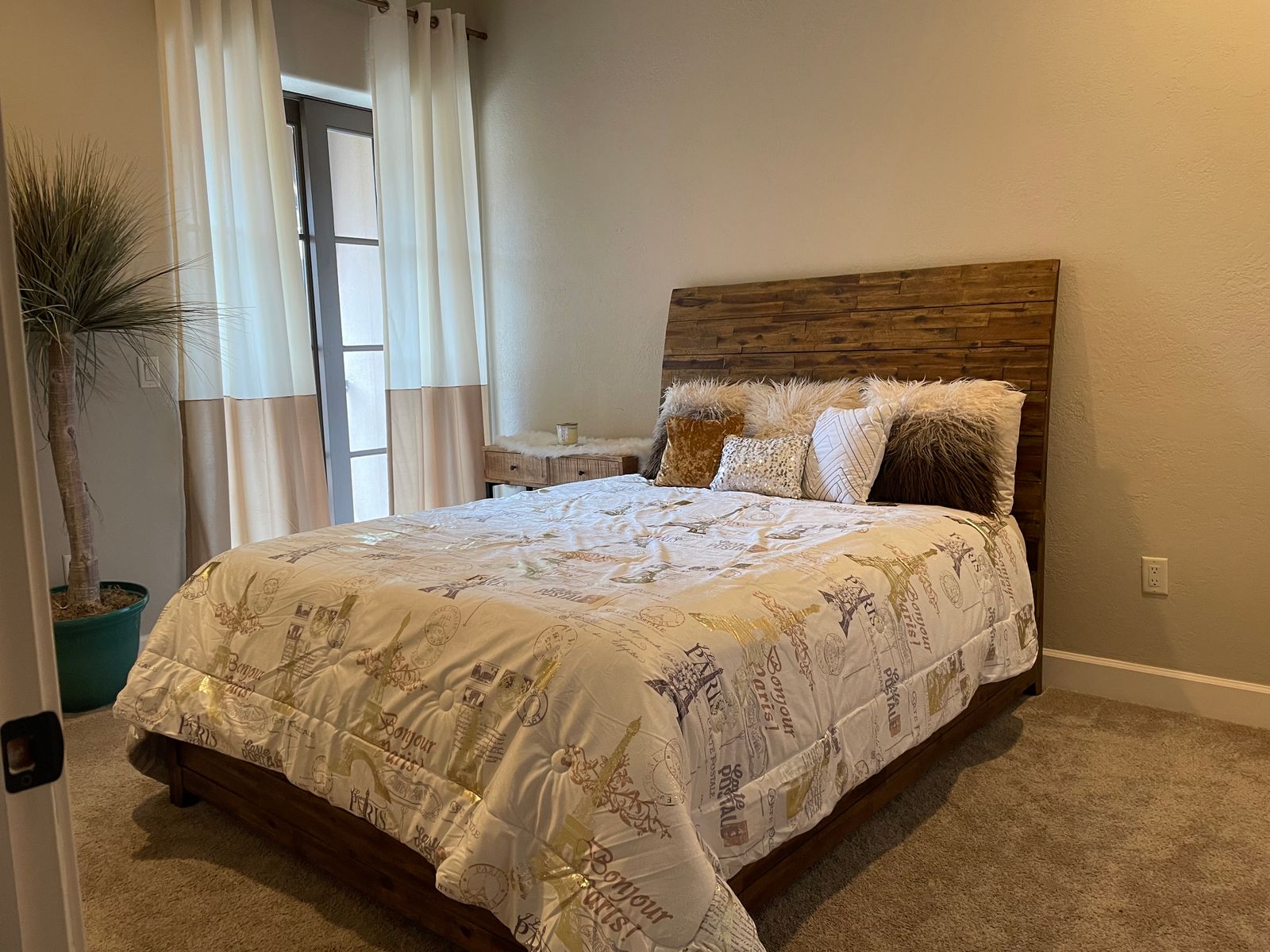 River View villa on the parker strip — Bedroom 24 of 64