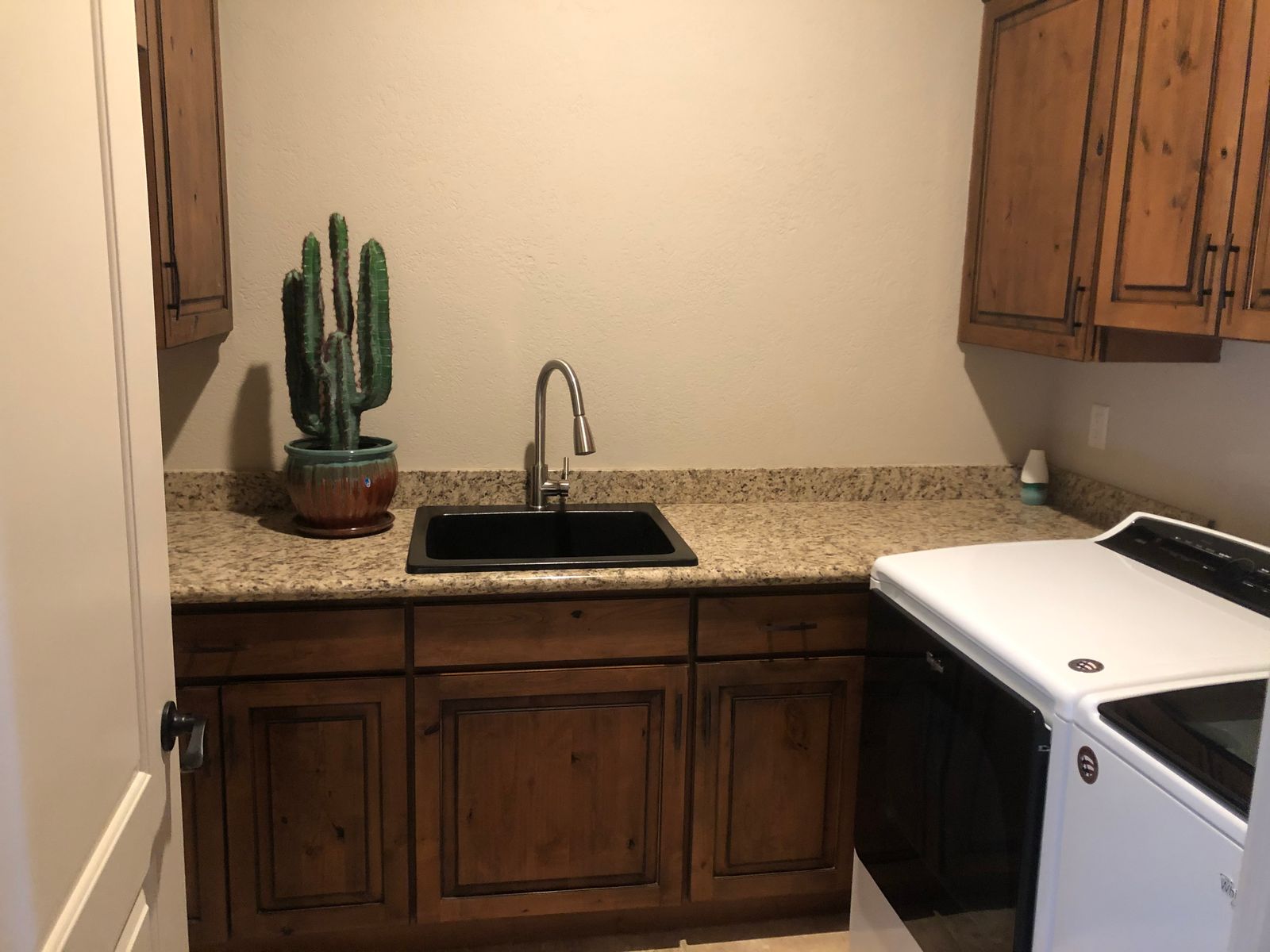 River View villa on the parker strip — Kitchen 31 of 64