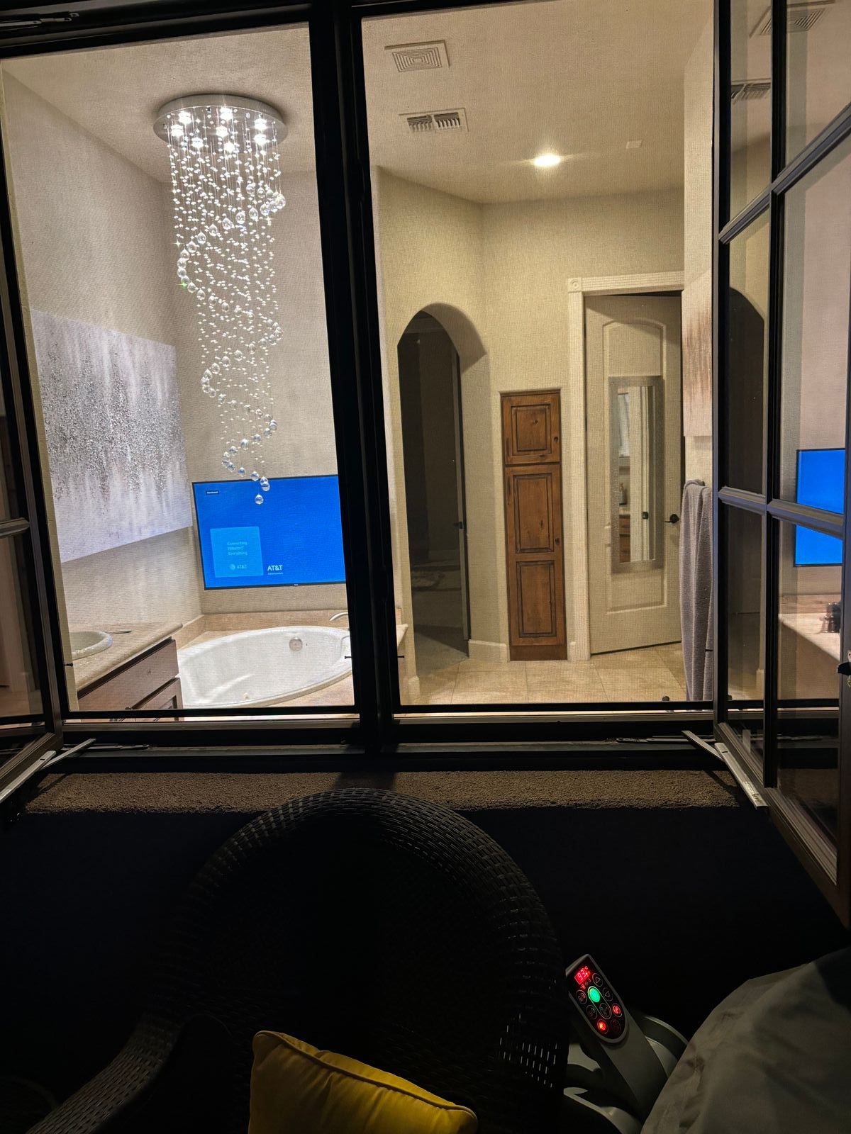 River View villa on the parker strip — Bathroom 20 of 64